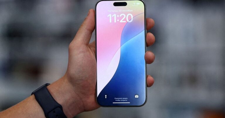 أبل تعمل على تطوير محرك ذكي لمنافسة ChatGPT