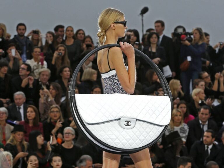 أخبار الموضة
                        أبرز التصاميم الاستثنائية من Chanel 
                        
                            24 أيلول 2025