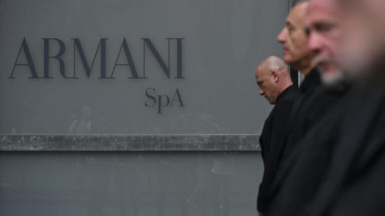 أرماني يوصي ورثته ببيع علامته التجارية لشركة عملاقة في مجال المنتجات الفاخرة أرماني يوصي ورثته ببيع علامته التجارية لشركة عملاقة في مجال المنتجات الفاخرة