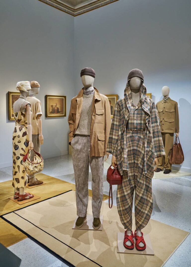 أسابيع الموضة
                        Loro Piana في أسبوع ميلانو للموضة… الدار تكشف عن مجموعة ربيع/صيف 2026 في قصر تشيتيريو
                        
                            26 أيلول 2025 أسابيع الموضة
                        Loro Piana في أسبوع ميلانو للموضة... الدار تكشف عن مجموعة ربيع/صيف 2026 في قصر تشيتيريو
                        
                            26 أيلول 2025