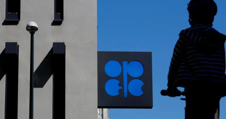 أوبك+ يواصل تعزيز إمدادات النفط برفع الإنتاج 137 ألف برميل أوبك+ يواصل تعزيز إمدادات النفط برفع الإنتاج 137 ألف برميل