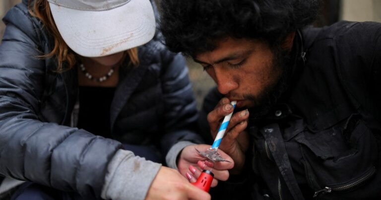 إدمان المخدرات.. نصائح للتعافي من كارثة تهدد الحياة الأمم المتحدة: 292 مليون شخص حول العالم يتعاطون المخدرات