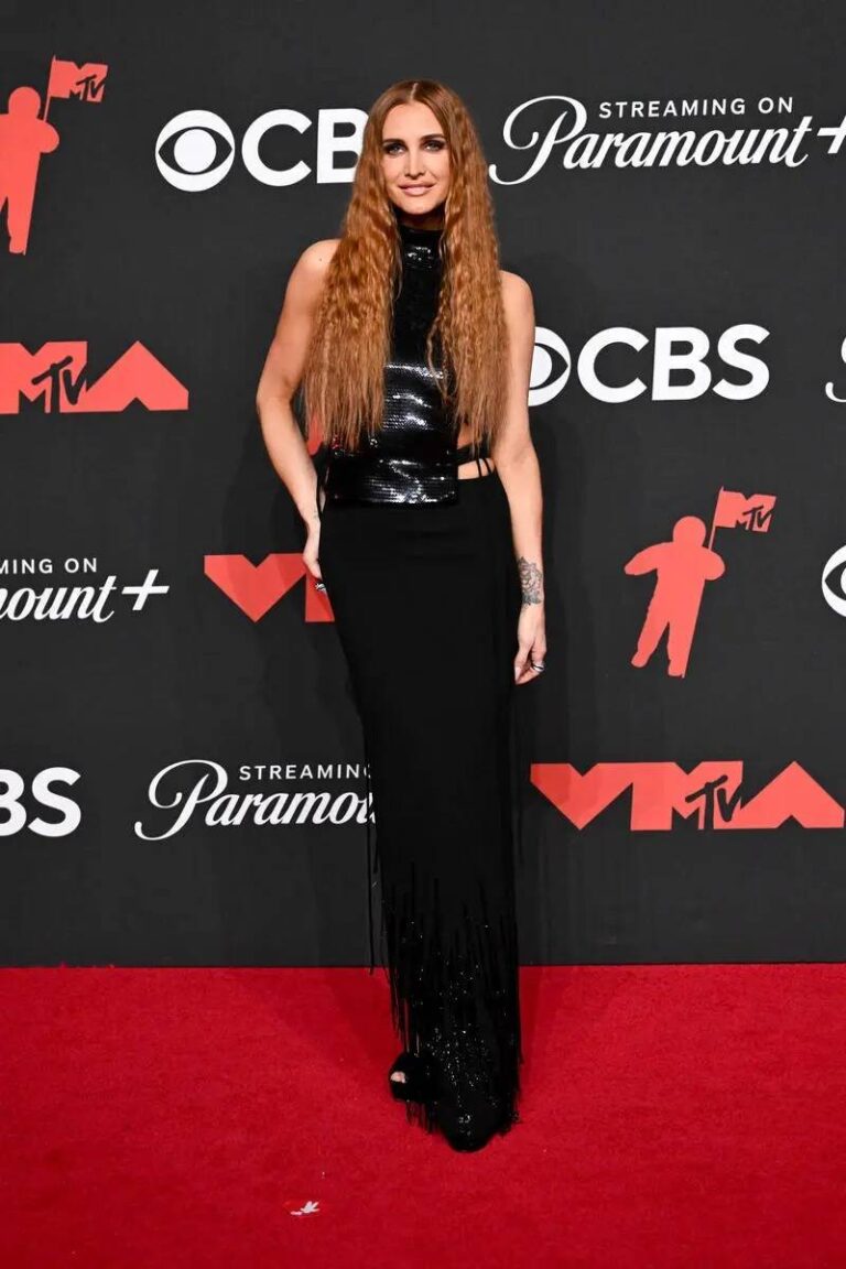 إطلالات النجوم
                        صيحة الغوثيك تسيطر على السجادة الحمراء في MTV VMAs 2025
                        
                            08 أيلول 2025