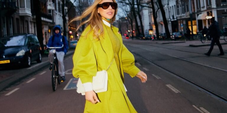 إطلالات معاصرة وأنيقة بأسلوب ستريت ستايل من وحي نجوى كرم.. صور تعكس أناقتها الخاطفة إطلالات معاصرة وأنيقة بأسلوب ستريت ستايل من وحي نجوى كرم.. صور تعكس أناقتها الخاطفة