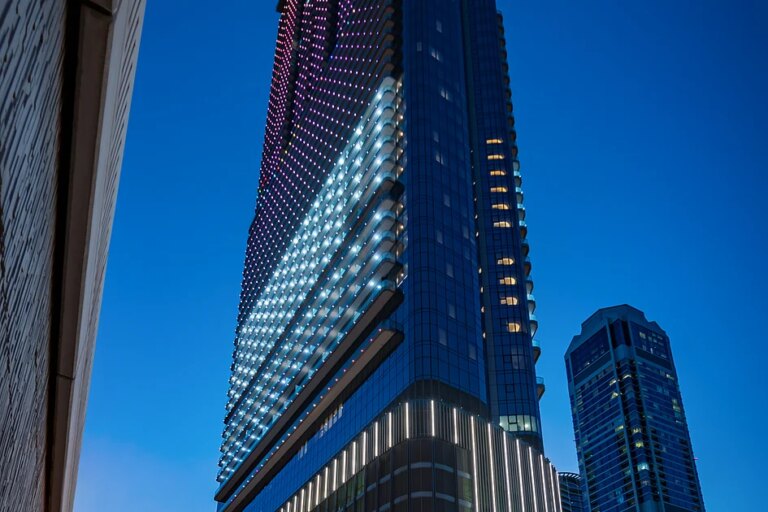 احتفل باليوم الوطني السعودي مع هوليوود بريق في فندق باراماونت في وسط المدينة احتفل باليوم الوطني السعودي مع هوليوود بريق في فندق باراماونت في وسط المدينة