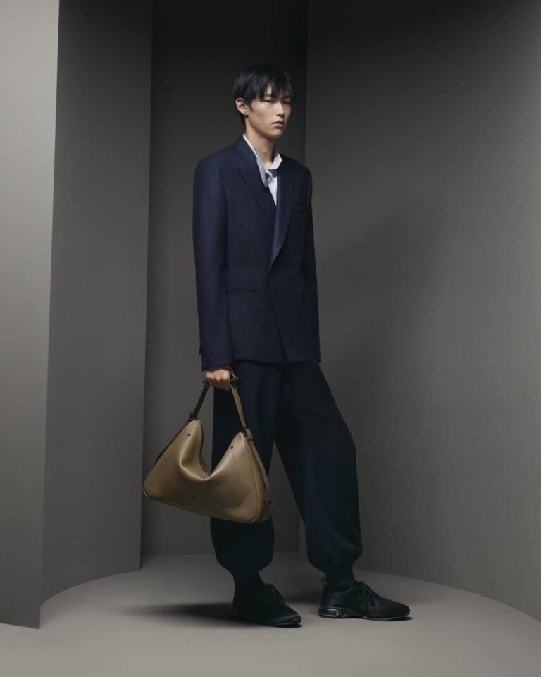 اكسسوارات
                        حقيبة Dior Slider Hobo العملية... أناقة وفخامة
                        
                            16 أيلول 2025