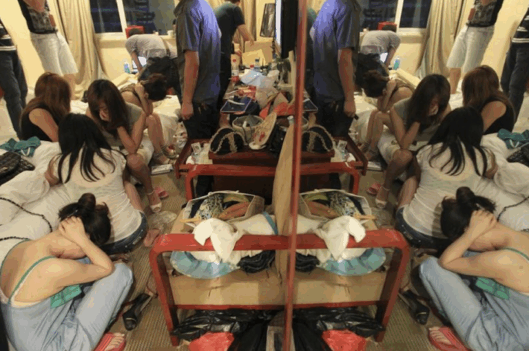 الإعدام لعصابة عابرة للحدود تورطت في الاحتيال والدعارة بالصين الإعدام لعصابة عابرة للحدود تورطت في الاحتيال والدعارة بالصين