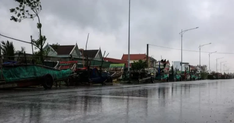 الإعصار "بوالوي" يجتاح فيتنام ويخلّف 13 وفاة و17 مفقوداً