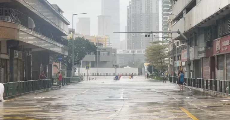 الإعصار راجاسا.. تحذير أحمر في الصين ووفيات في تايوان والهند الإعصار راجاسا.. تحذير أحمر في الصين ووفيات في تايوان والهند