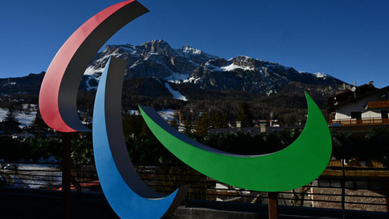 البارالمبية الدولية ترفع حظرا جزئيا عن الرياضيين الروس والبيلاروس