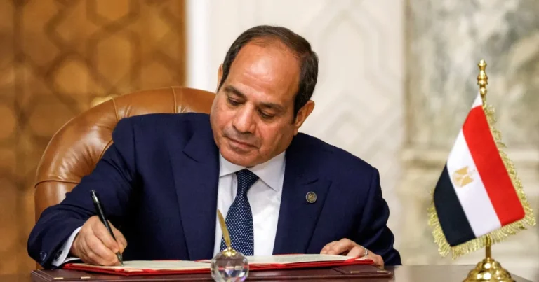 السيسي يوجّه برد مشروع قانون الإجراءات الجنائية لمجلس النواب السيسي يوجّه برد مشروع قانون الإجراءات الجنائية لمجلس النواب