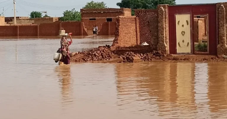 السيول في السودان.. 64 ضحية وتدمير آلاف المباني في 7 ولايات السيول في السودان.. 64 ضحية وتدمير آلاف المباني في 7 ولايات