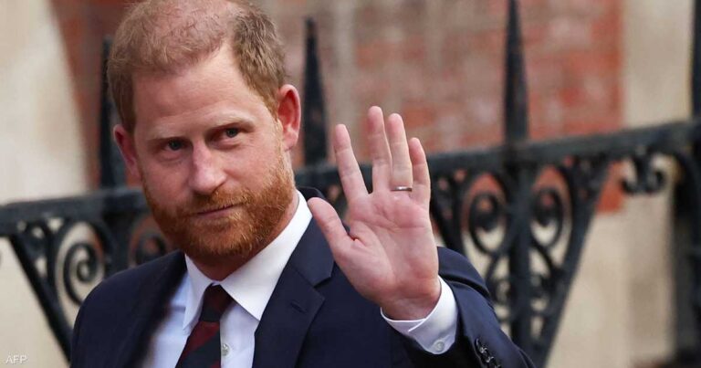 “الشاي” يجمع الملك تشارلز بابنه هاري.. وينهي جفاء 20 شهرا "الشاي" يجمع الملك تشارلز بابنه هاري.. وينهي جفاء 20 شهرا