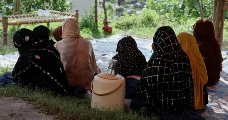 "الصحة العالمية" تدعو لتمكين الأفغانيات العاملات في الإغاثة