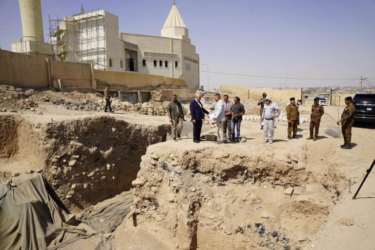 العراق.. اكتشاف أكبر ثور مجنح بتاريخ الدولة الآشورية بارتفاع 6 أمتار في نينوى قناة الرشيد الفضائية