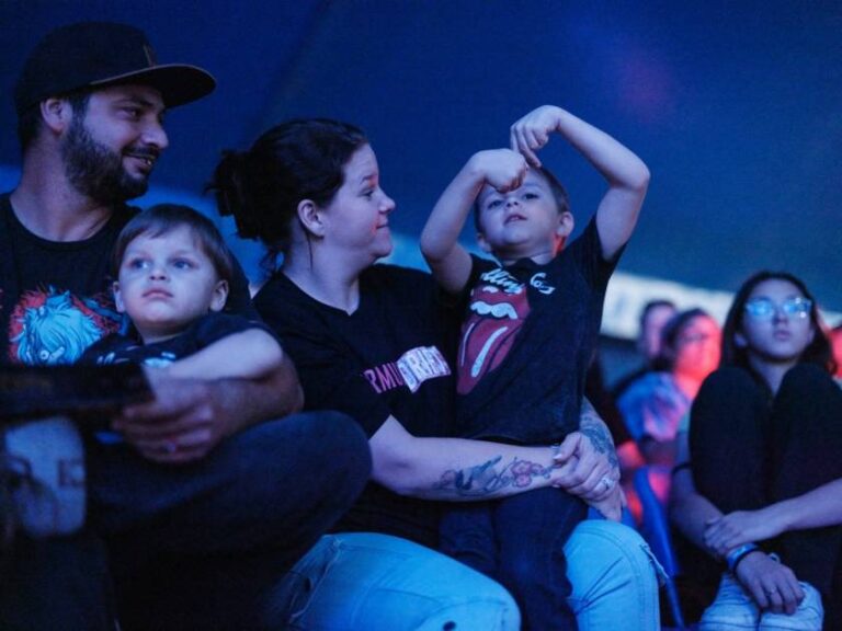 اليوم العالمي للغة الإشارة... كل معاني الدنيا بصمت