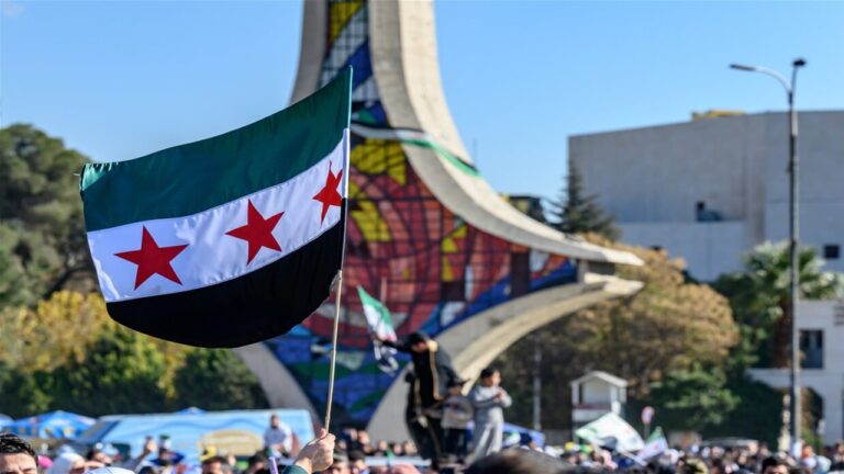 بالأرقام.. كشف عدد العائدين إلى سوريا منذ سقوط الأسد بالأرقام.. كشف عدد العائدين إلى سوريا منذ سقوط الأسد