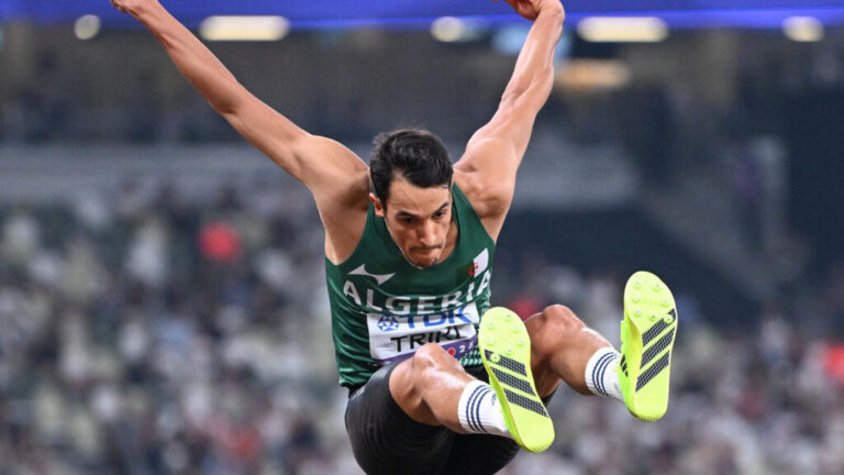 بطولة العالم لألعاب القوى: الجزائري تريكي يتأهل بسهولة إلى نهائي الوثبة الثلاثية بطولة العالم لألعاب القوى: الجزائري تريكي يتأهل بسهولة إلى نهائي الوثبة الثلاثية