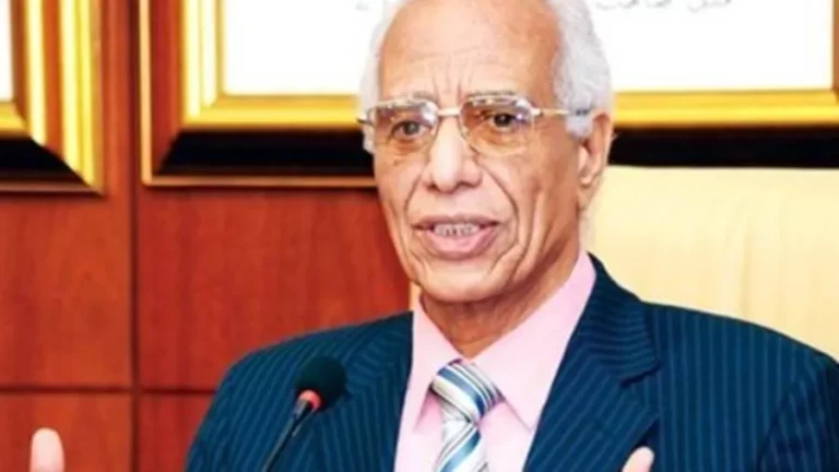 ثورة السبعينات الجمالية على تقاليد المؤسسة الشعرية ثورة السبعينات الجمالية على تقاليد المؤسسة الشعرية