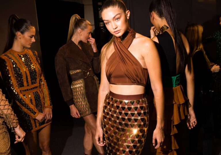 جيجي حديد تنشر صوراً نادرة لابنتها كاي بشعرها الأشقر الطويل في عيد ميلادها الخامس جيجي حديد تنشر صوراً نادرة لابنتها كاي بشعرها الأشقر الطويل في عيد ميلادها الخامس