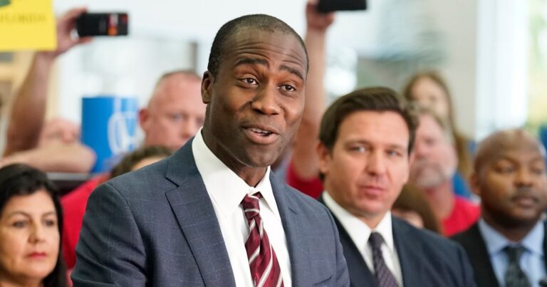 خطة فلوريدا لإسقاط قاعدة لقاح المدرسة لن تغطي جميع الأمراض