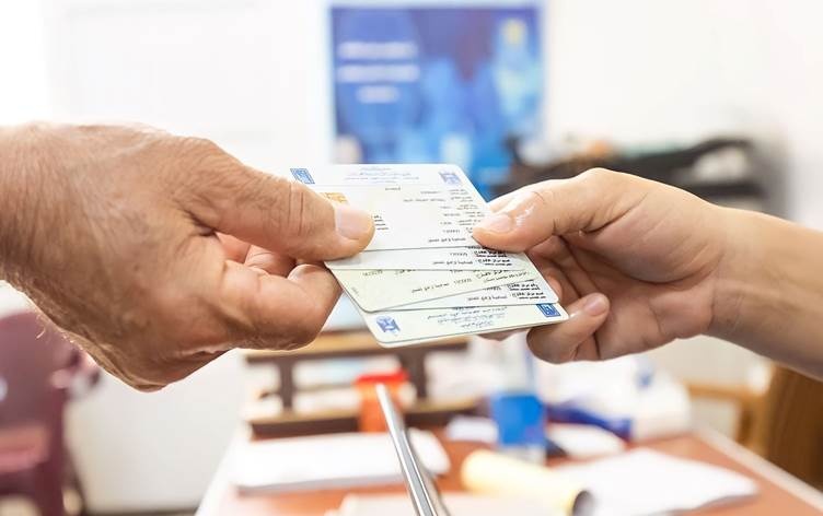 سلاح ودولارات وملابس نسائية.. هدايا انتخابية تفضح فوضى شراء البطاقات في العراق » وكالة بغداد اليوم الاخبارية سلاح ودولارات وملابس نسائية.. هدايا انتخابية تفضح فوضى شراء البطاقات في العراق » وكالة بغداد اليوم الاخبارية