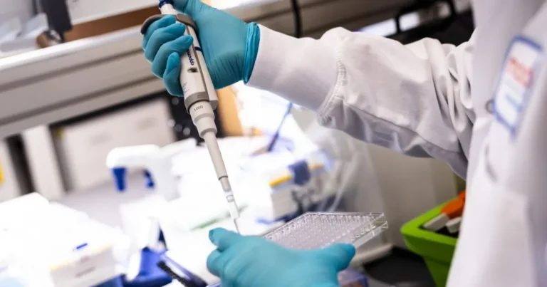 علاج جديد قد يطيل أمد السيطرة على سرطان البروستاتا المتكرر علاج جديد قد يطيل أمد السيطرة على سرطان البروستاتا المتكرر