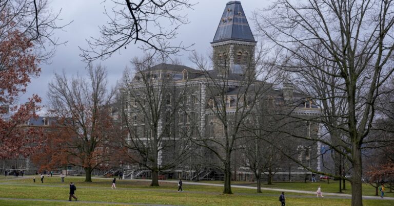 قتل طالبان بجامعة كورنيل بير وأعادوه في مسكنهما