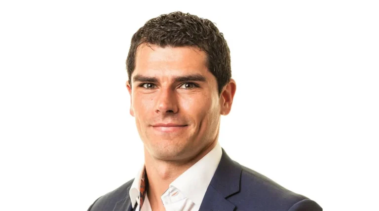 «لعنة العمالقة»… مرثيةٌ شجية لتاريخنا «لعنة العمالقة»... مرثيةٌ شجية لتاريخنا