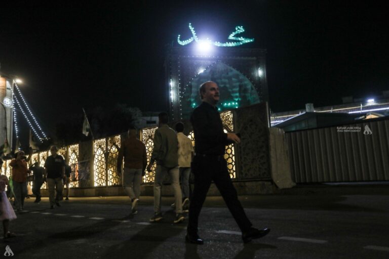 ليلة المولد النبوي الشريف.. الأعظمية تتزين بالابتهالات والأفراح