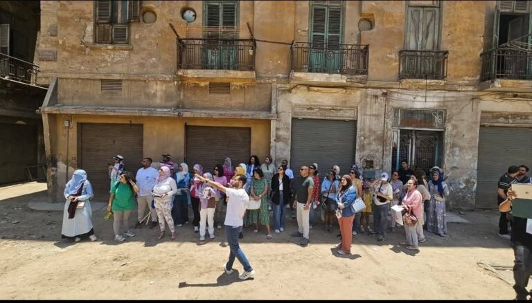 مصريون يكتشفون إرثهم الثقافي… بالرحلات مصريون يكتشفون إرثهم الثقافي... بالرحلات