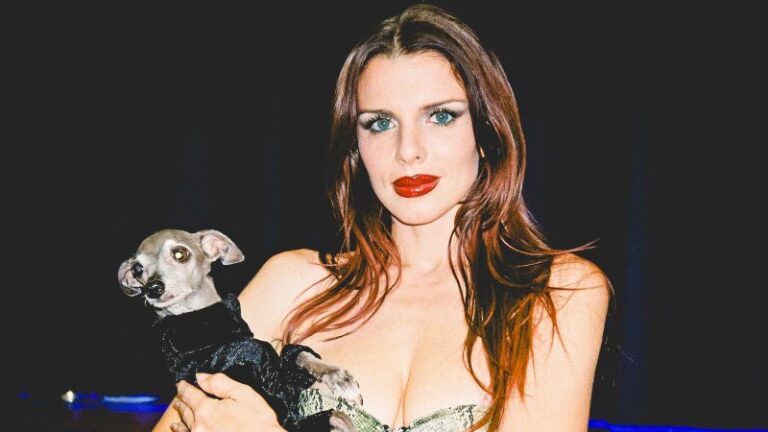 مصور المشاهير الذي صنع مهنة من التسلل إلى عروض الأزياء مصور المشاهير الذي صنع مهنة من التسلل إلى عروض الأزياء