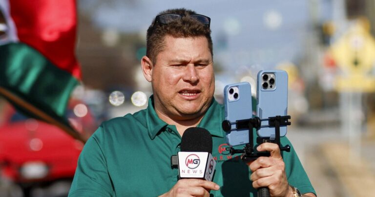 نجل ماريو جيفارا ، الصحفي المحتجز بالجليد ، يتوسل لإصدار أبي