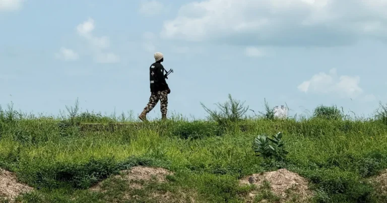 نيجيريا.. هجوم مسلح يودي بحياة عشرات الأشخاص