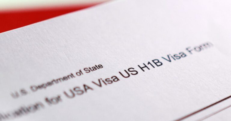 يقول الطلاب الهنود إن التغييرات في تأشيرة H-1B تسبب لهم إعادة التفكير في الدراسة فينا