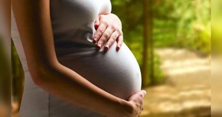 أبوظبي: جنين يبلغ من العمر 25 أسبوعاً يخضع لعملية جراحية في العمود الفقري في رحم أمه أبوظبي: جنين يبلغ من العمر 25 أسبوعاً يخضع لعملية جراحية في العمود الفقري في رحم أمه