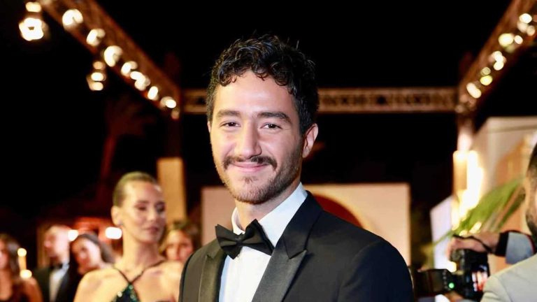 أحمد مالك أول مصري يفوز بجائزة أفضل ممثل بمهرجان الجونة السينمائي جانب من تكريم الفائزين