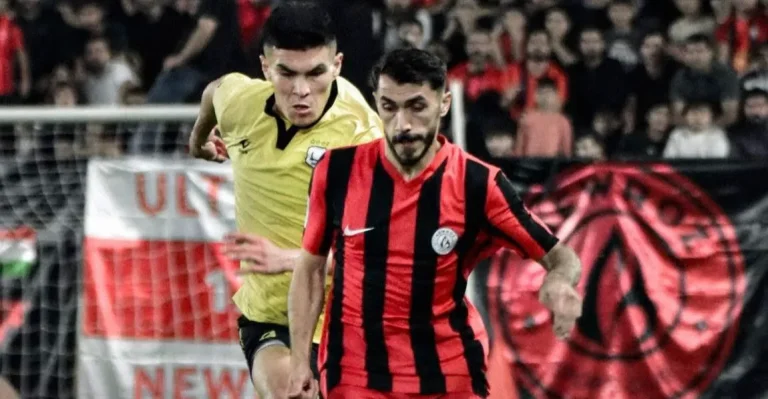 أربيل يتمسك بصدارة دوري النجوم “مؤقتاً” بفوز مهم على نوروز أربيل يتمسك بصدارة دوري النجوم "مؤقتاً" بفوز مهم على نوروز