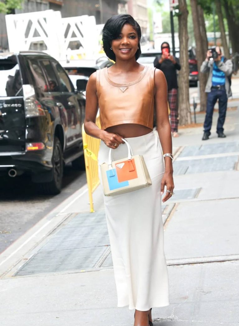 أكسسوارات
                        3 حقائب عملية من Prada تختارها النجمات
                        
                            13 تشرين الأول 2025 أكسسوارات
                        3 حقائب عملية من Prada تختارها النجمات
                        
                            13 تشرين الأول 2025