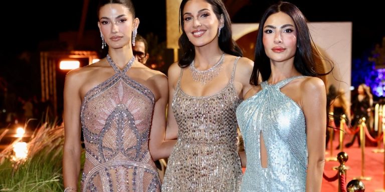 أناقة النجمات في افتتاح مهرجان الجونة 2025.. تصاميم ملهمة وألوان مبهجة أناقة النجمات في افتتاح مهرجان الجونة 2025.. تصاميم ملهمة وألوان مبهجة