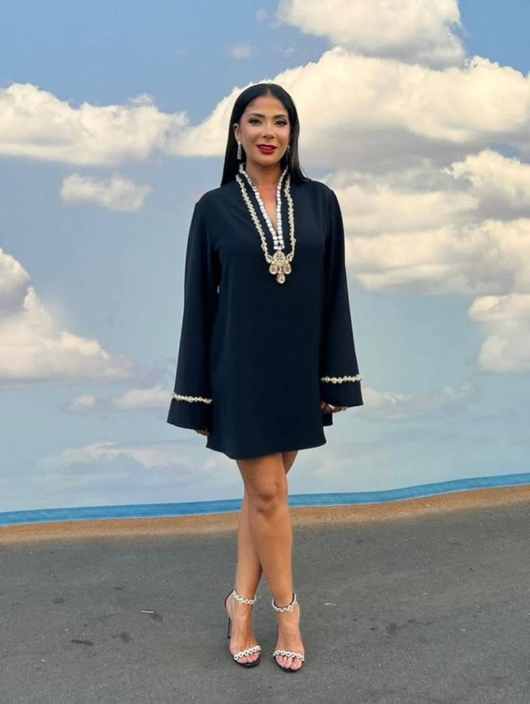 إطلالات النجوم
                        منى زكي بفستان أسود قصير يجمع بين الأناقة والعصرية
                        
                            30 تشرين الأول 2025 إطلالات النجوم
                        منى زكي بفستان أسود قصير يجمع بين الأناقة والعصرية
                        
                            30 تشرين الأول 2025