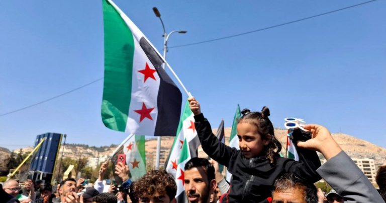 الرئيس السوري يحدد الأعياد الرسمية ويعيد الجدل بشأن تاريخ انطلاق الثورة | أخبار الرئيس السوري يحدد الأعياد الرسمية ويعيد الجدل بشأن تاريخ انطلاق الثورة | أخبار