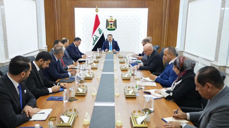 السوداني يطلق مبادرة الاستثمار والتشغيل الوطني ويعلن توسيع نطاق توطين رواتب القطاع الخاص السوداني يطلق مبادرة الاستثمار والتشغيل الوطني ويعلن توسيع نطاق توطين رواتب القطاع الخاص