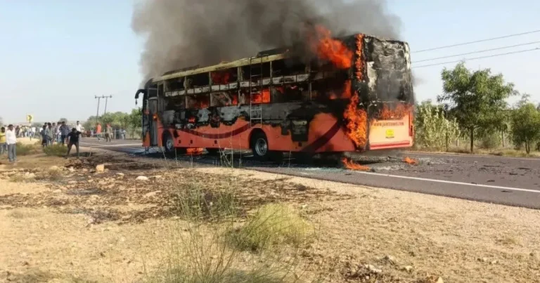 الهند.. ضحايا باندلاع حريق في حافلة غربي البلاد