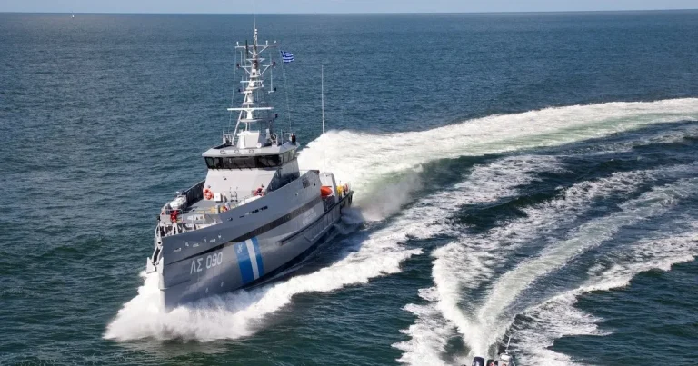 اليونان.. وفاة مهاجرتين بعد اصطدام قارب بشاطئ صخري في جزيرة اليونان.. وفاة مهاجرتين بعد اصطدام قارب بشاطئ صخري في جزيرة