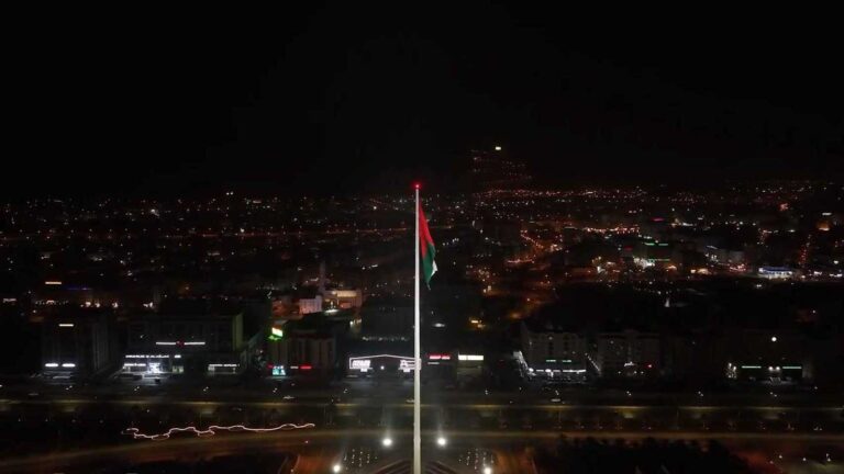 بعد تسمم جماعي.. سلطنة عمان تحظر استيراد المياه المعبأة من إيران مصرع سيدة خلال الاستحمام.. ما علاقة الهاتف المتحرك؟