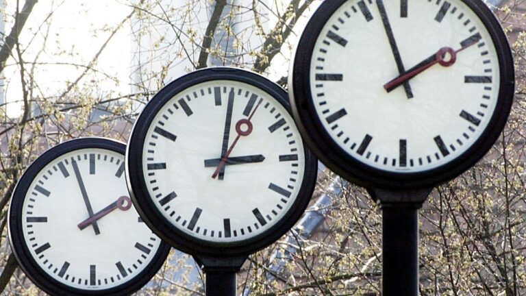 بعد قرن من اعتماده.. العلماء يدقون ناقوس الخطر بشأن التوقيت الصيفي بعد قرن من اعتماده.. العلماء يدقون ناقوس الخطر بشأن التوقيت الصيفي