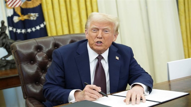 ترامب يعلن تلقيه إشارة من إيران بشأن صفقة غزة