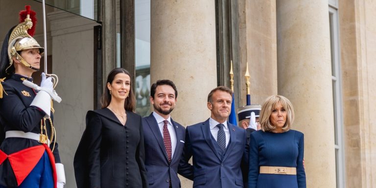 تفاصيل أحدث إطلالة للأميرة رجوة في فرنسا تفاصيل أحدث إطلالة للأميرة رجوة في فرنسا