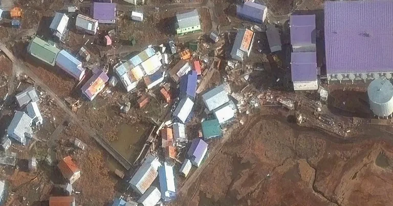 حاكم ألاسكا يطالب ترامب بإعلان “كارثة كبرى” بعد إعصار مدمر حاكم ألاسكا يطالب ترامب بإعلان "كارثة كبرى" بعد إعصار مدمر